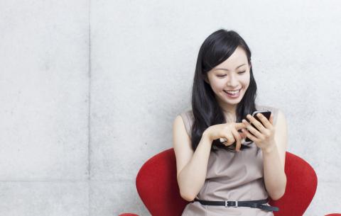 Keep Your Eyes Healthy While Staying Active on Smartphone